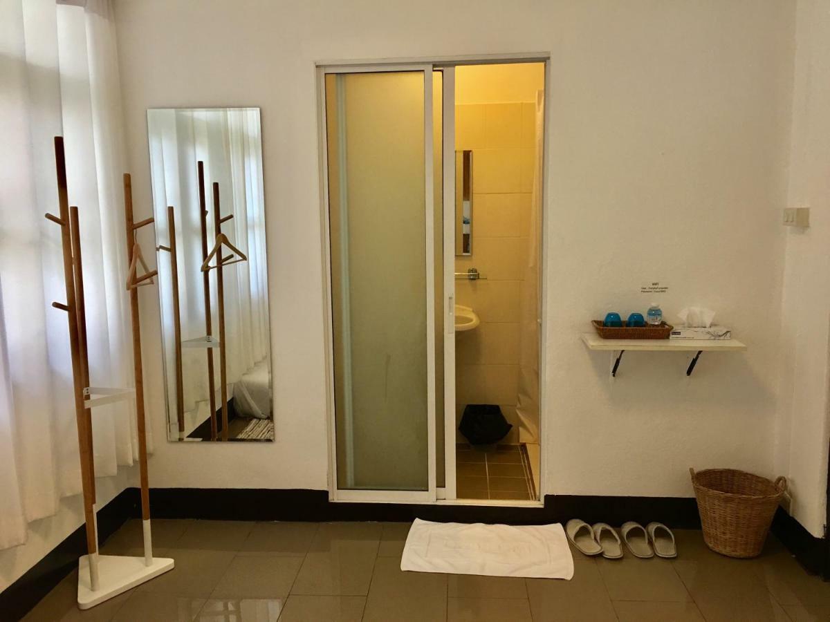 Cozy By Funwahn Bed & Breakfast Чиангмай Екстериор снимка